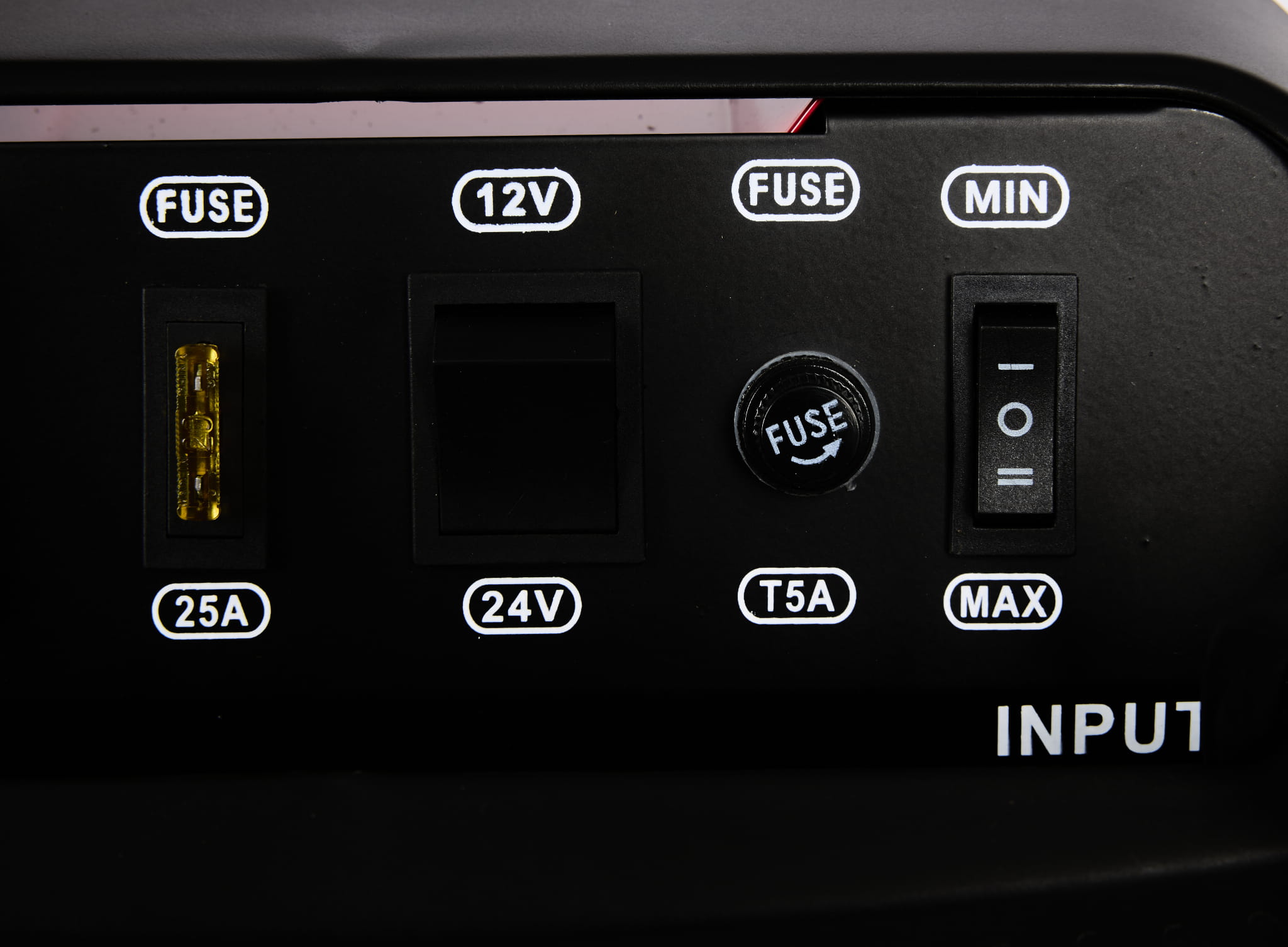 Chargeur batterie de voiture 12/24V 15A 150Ah